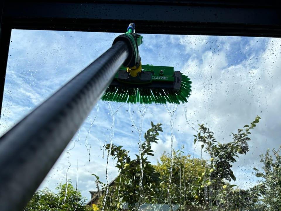 Fensterreinigung mit Osmose-Teleskopstange durch Blitz und Glanz in Oelde